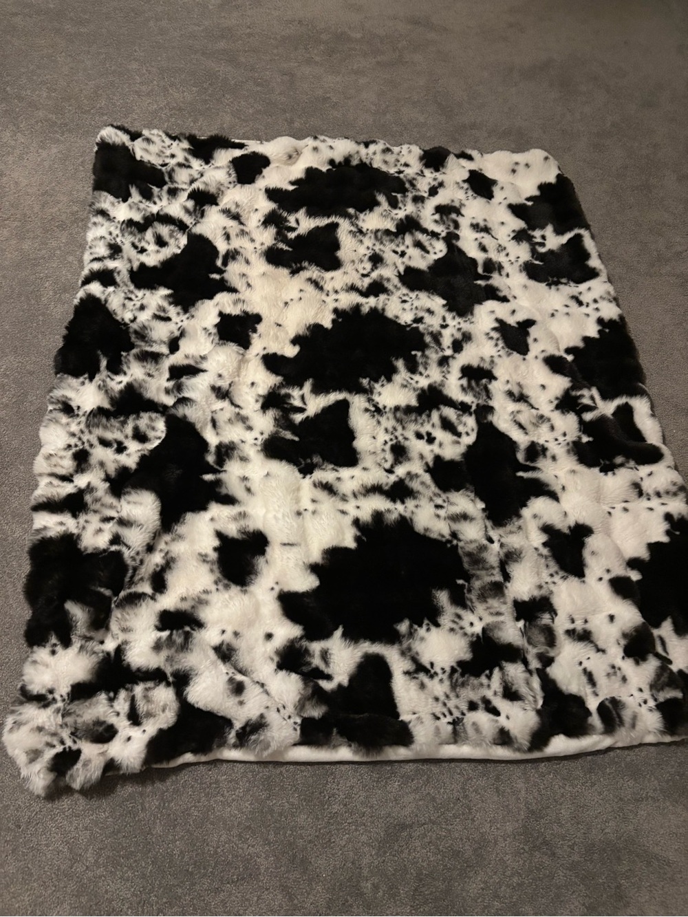 Faux Fur Cow Print, 🐮 Black and White Bubble Blanket 60x50 Throw. Cozy.